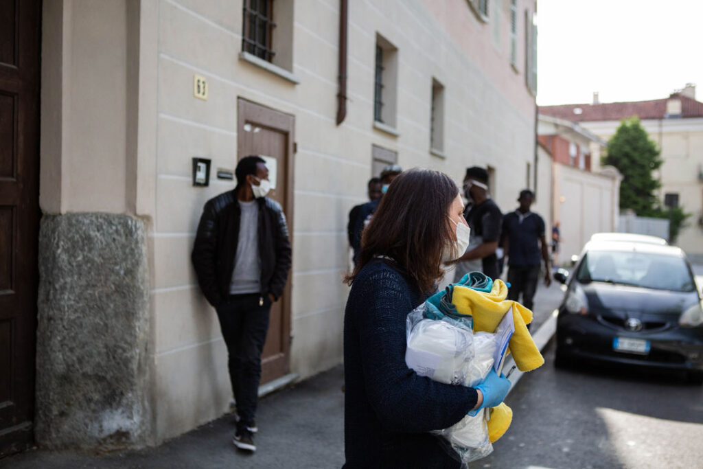 L’arrivo a maggio di quest’anno degli aspiranti braccianti a Saluzzo