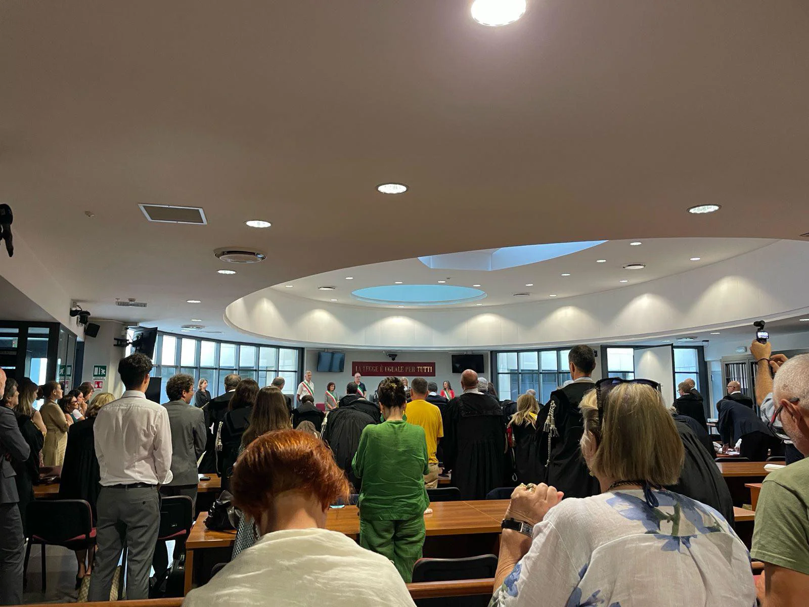 L’aula della Corte d’Assise di Vicenza durante la lettura della sentenza contro 15 ex manager della Miteni. La giudice Antonella Crea e la giuria popolare hanno condannato 11 dirigenti e assolti quattro