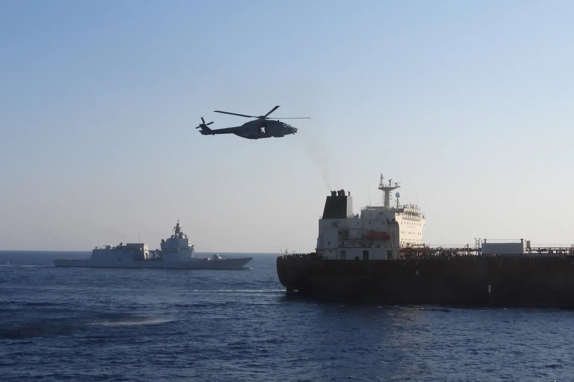 Operazione di abbordaggio effettuata il 2 agosto scorso dall’operazione Irini nei confronti della nave MV Toa Payoh, sanzionata dall’Ue per il contrasto alla flotta ombra “russa”