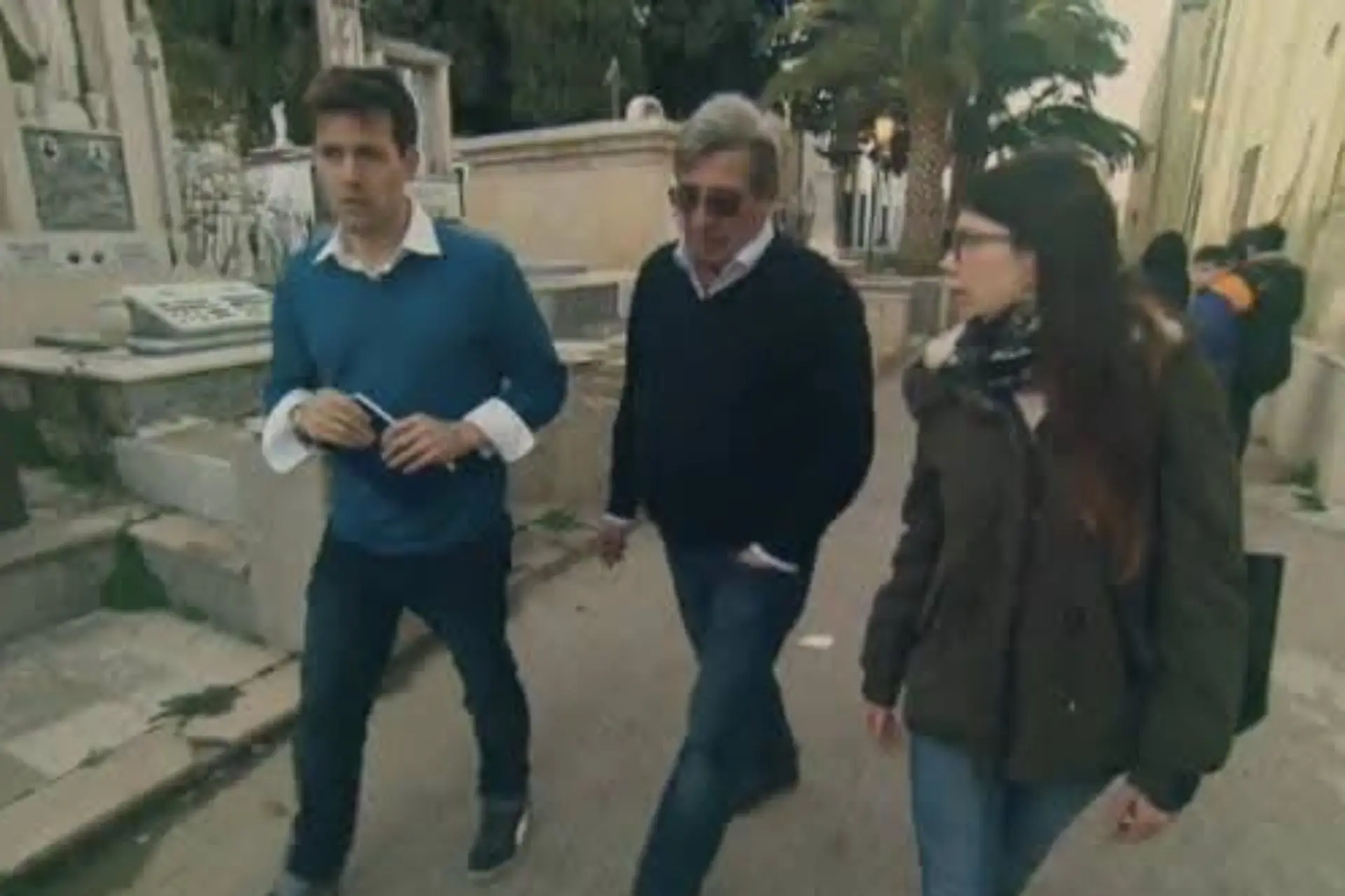 Franco Castaldo con i giornalisti IrpiMedia e RTL durante le riprese di un documentario sulla stidda in Germania