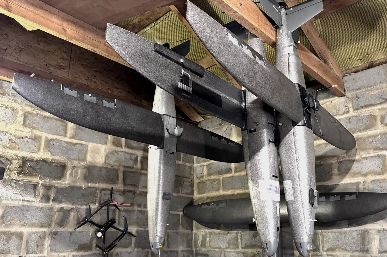 Droni Hornet in dotazione all'unità UAV della 25ª brigata aviotrasportata "Sicheslav" pronti all'utilizzo